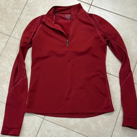 Under armour Women Red Activewear longsleeve size XS‎ - Picture 1 of 7